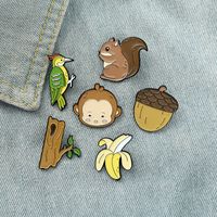 Wholesale Cartoon Animal Monkey Brooches Alloy Paint Squirrel Woodpecker Pins Tree Banana Backpack Clothes Collar Badge Accessories