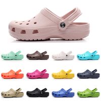 Wholesale women sandal slip on casual beach waterproof shoes pink sandals slippers hospital womens work medical slipper