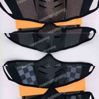 Wholesale Bandanas Fashion Style Top Quality Designer L Letter Grid Print Face Mask for Men Women Leather Luxe Man Reusable Washable Mouth Mens OL3A