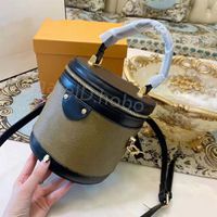 Wholesale 2021 SS Lady Popular Bags Practical Cylindrical Wallets Long Casual Synthetic Leather Cross Body Shoulder Luxurys Famous Designer Women Fashion Handbags