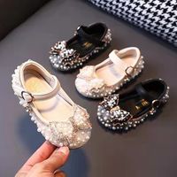 Wholesale Brand Girls Baby Flat Shoes With Bow Pearl Leather Medium Bling Kids Dress Casual Crystal Beading Children Princess Kid Formal Occasion Party Prom