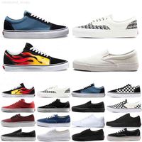 Wholesale men women running shoes old skool canvas sneakers slip on classic black triple white red Blue Checkerboard Yacht Club mens trainers outdoor