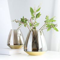 Wholesale Nordic Style Metal Bottom Modern Luxury Simple European Vase Transparent Glass Flower Board Room Living Hotel Ornaments