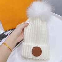 Wholesale hat Designer Beanie cable chunky knit Snapback Winter caps Hats and men Beanies with Warm Girl Cap Color