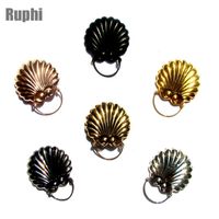 Wholesale Pins Brooches Steel Sea Scallop Shell Strong Magnetic Eyeglasses Holder Sunglasses Badge Goggles Fashion Accessories Brand