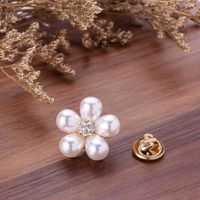 Wholesale Pearl Floral Crystal Brooch Flower Pins for Women Wedding Bridal Decor Clothes Ornament DIY Craft Supply