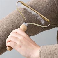 Wholesale Portable Wood Lint Remover Clothes Woollen Sweater Clean Tool Clothe Cleaning Fuzz Shaver Multi Fabric Sweaters Comb with Steel net Pet Hair