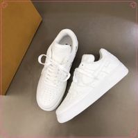 Wholesale Top quality Casual men Shoes luxury Designer Sneaker A must for stylish people with beautiful colors and box US38