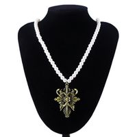 Wholesale Pendant Necklaces Game Residents Evils Pearl Vampire Lady Alcina Dimitrescu Long Chain Necklace Women Cosplay Accessoires