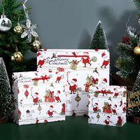 Wholesale Merry Christmas Gift Paper Bags Xmas Tree Packing Bag Snowflake Christmas Candy Box New Year Kids Favors Bag Decorations