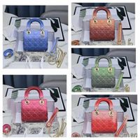 Wholesale 2021 NEW Gradient Handbag Crossbody Original leather Luxurys Bags Totes Palm pattern Collocation Exquisite Bag mouth handle Show a different French romance