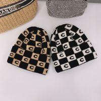 Wholesale Black White Grid Pattern C Letters Designer Knitted Caps for Men Women Korean Autumn Winter Warm Thick Wool Brand Designers Letter Cold Hat Couple Fashion Street Hats