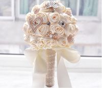 Wholesale Handmade Rose New Bridal Bouquet Wedding Accessories Brooch Crystal Pearl Wedding Bouquet Holding Flowers