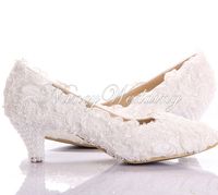 Wholesale New Style White Lace Low Heel Wedding Bridal Kitten Heel Bridesmaid Shoes Elegant Party Embellished Prom Shoes Lady Dancing Shoes