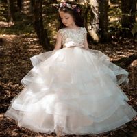 Wholesale New Flower Girls Dresses For Weddings Jewel Neck Lace Appliques Sweep Train Ball Gown Birthday Children Girl Pageant Gown