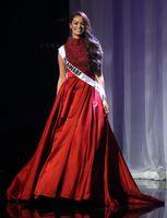 Wholesale 2019 THE MISS TEEN USA Dark Red Long Celebrity Dresses High Neck Heavy Beaded Long Ruched Formal Pageant Evening Occasion Dresses