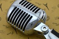 Wholesale Professional Wired Vintage Classic Microphone Good Quality Dynamic Moving Coil Mike Deluxe Metal Vocal Old Style Ktv Mic Z6 mike