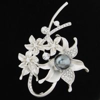 Wholesale Luxury Pearl Czech Rhinestone Starfish Flowers Charm Brooches Pins For Women Summer Sale Hot Korean Version Fashion Fine Accessories Jewelry