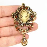 Wholesale ANTIQUE GOLD Vintage Stylish Hot Selling Women Head Cameo Brooch Elegant Gift Scarf Pin Top Quality Crystals Rhinestone Pretty Pins