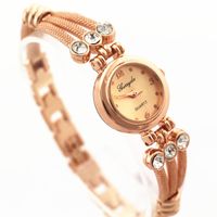 Wholesale rope design metal band with big crystal deco gold plating round case gerryda fashion woman lady quartz bracelet watches