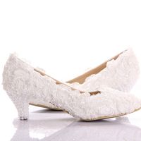 Wholesale New Style White Lace Low Heel Wedding Bridal Shoes Kitten Heel Bridesmaid Shoes Elegant Party Embellished Prom Shoes Lady Dancing Shoes