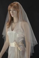 Wholesale New High Qualityr Best Sale Romantic Fingertip Length White Cut Edge Veil Mantilla Veil Bridal Head Pieces For Wedding Dresses