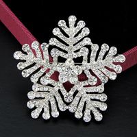Wholesale Christmas Gift Luxury Full Rhinestone Crystal Snow Flake Brooch Snow Flower Pins Brooches Corsage Wedding Jewelry for Christmas Party