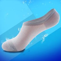 Wholesale Fashion Mesh knitting Men s Bamboo Fiber Invisible Boat Socks Silicone Slip Style Shallow Mouth Breathable Mesh Summer Thin Sock Slippers