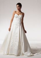 Wholesale Customer Order New Arrival Satin Sweetheart Neckline Court Train Long Wedding Dress Embroidery Bridal Gown