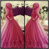 Wholesale Muslim Wedding Dresses Long Sleeves High Neck Lace Applique Islamic Wedding Dress Vintage Dubai Bridal Gowns with Hijab