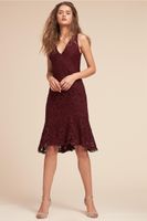 Wholesale Sexy Burgundy Lace Cocktail Dresses Knee Length Summer Party Dress V Neck Sleeveless Zipper Back Lace Evening Gown Cheap White Black