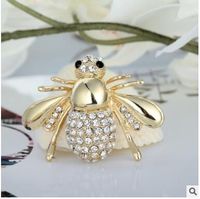 Wholesale Cute little bee animal brooches pins full of rhinestone crystal diamond brooch corsage for men and women gift