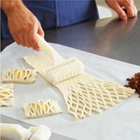 Wholesale Small Size Baking Tool Cookie Pie Pizza Bread Pastry Lattice Roller Cutter Plastic Confectionery Tools