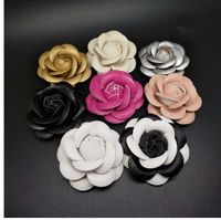 Wholesale Charm Classic White Pink Black Camellia Pin Brooch Quality PU Leather Flower Women Pin Brooch Suit Sweater Shirt Pin Brooch