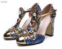Wholesale 2018 runway High Heel Wedding Shoes Pointed Toe Flower High Heel Wedding diamond Bridal Shoes chunky heel blue white pumps