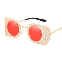 Wholesale Fashion Brand Design Cat Eye Sunglasses Women High Quality Metal Frame Openwork Mesh Modeling Sun Glasses UV400 W16