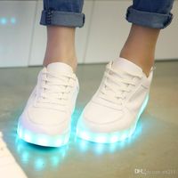 Kaufen Sie im Großhandel Weiße Frau Führte Schuhe 2019 zum Großhandel Led Leucht Schuhe 2017 Led Freizeitschuhe Für Frauen Männer Mode LED Leuchtet Schuh Für Erwachsene Chaussure Lumineuse Von Lovelaputa,