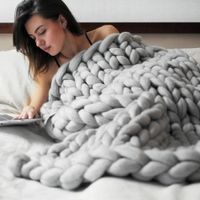 Wholesale Fashion Soft Autumn and Winter Warm Hand Chunky Knitted Sofa Blanket Thick Yarn Merino Wool Bulky Knitting Blanket x100cm