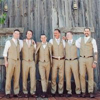 Wholesale New Style Groom Vests Khaki Groomsmens Best Man Vest Custom Made Size and Color Five Buttons Wedding Prom Dinner Waistcoat