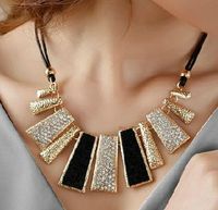 Wholesale Beautiful and exaggerated geometric leather string oil dripping necklace Korean collarbone chain female short style necklace f