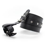 Wholesale Black Leather Female Hand Wrist Cuffs With Thumb Restraint Ankle Cuffs With Toe Restraint BDSM Bondage Gear Sex Games Sex Toys