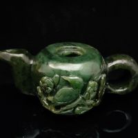 Wholesale Antique Collection Natural Hand carved Bird pattern Emerald jade teapot