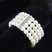 Wholesale Fashion Jewelry Top Selling Fashion Faux cream pearl bracelet with a rhinestone ball For Wedding Or Party