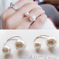 Wholesale Hand jewelry U shaped opening adjustable size pearl ring elegant lady style