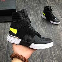 Wholesale 2019 New high quality Latest Men Designer Sneaker Boots Mens in Real Leather Stitching color Print Outsole Trainers Sneakers casual shoes