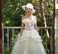 Wholesale Vintage Victoria Style Princess Wedding Dresses Ball Gown Strapless Appliques Lace Fancy Tulle Bridal Gowns Customize Plus Size
