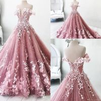 Wholesale Elegant Puffy Quinceanera Dresses Off Shoulder White Lace Appliques Crystal Feather Zipper Back Sweet Ball Gown Party Prom Evening Gowns