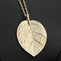 Wholesale Women Leaf Pendant Necklaces Gold Simple Leaves Alloy Chain Choker Necklace for Girl European Design Fashion Lady Vintage Punk Charm Jewelry
