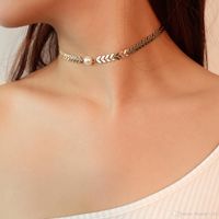 Wholesale New Simple Style Necklace Chokers for Women Unqiue Capital V Gold Silver Plated Chains Pearl Necklaces Drop Shipping