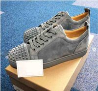 Wholesale Classic Design Red Bottom Casual Shoe Sneaker Men Low Cut Sneakers Crystal Rivets Junior Spikes Orlato Men s Flat Suede Green Mesh Leather WithBox